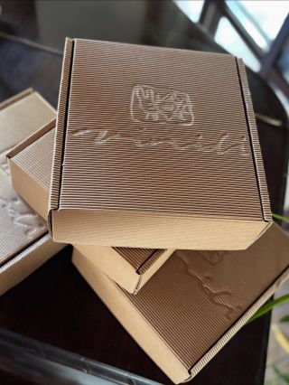 Limitovaná edícia darčekových setov Vinidi 🎁 Naše mini sety 3 x 0,25l alebo 6 x 0,25l sú elegantným spôsobom, ako...